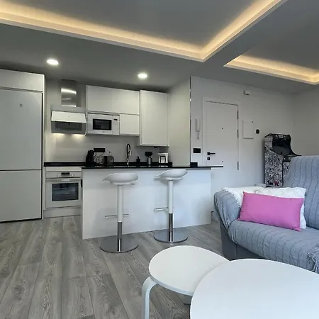 Lejlighed Nuevo Con Patio, Situado En El Centro. Ávila