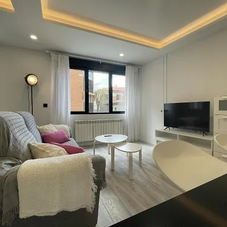 Appartement Nuevo Con Patio, Situado En El Centro. Ávila