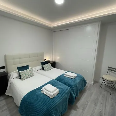 Lejlighed Nuevo Con Patio, Situado En El Centro. *