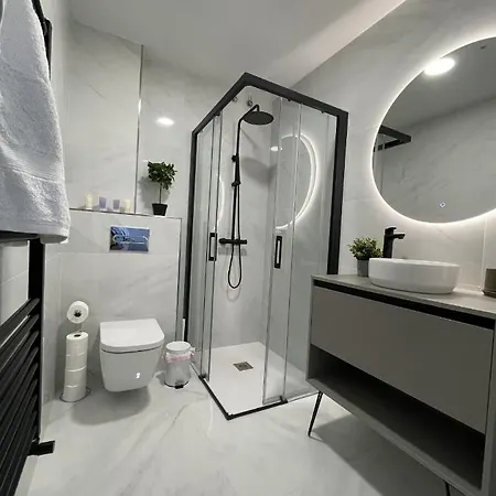 Nuevo Con Patio, Situado En El Centro. Appartement