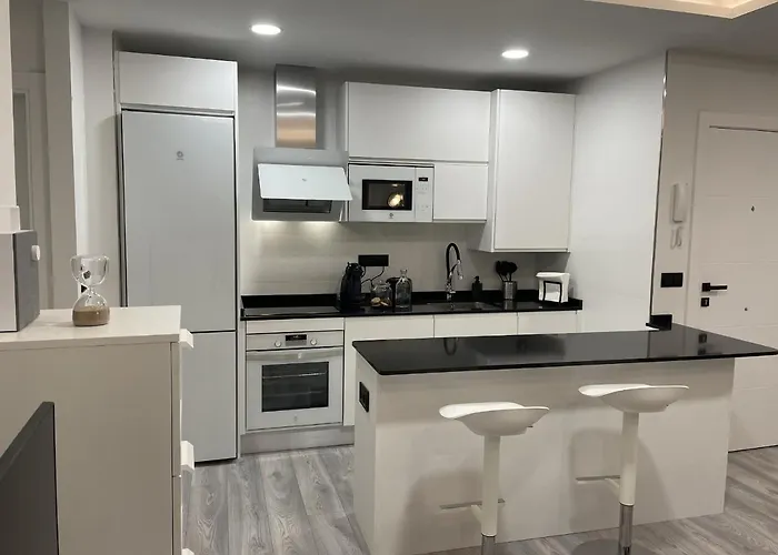 Apartment Nuevo Con Patio, Situado En El Centro. Ávila